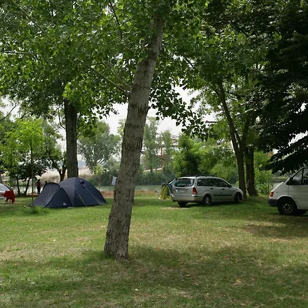 Tiber Κάμπινγκ
