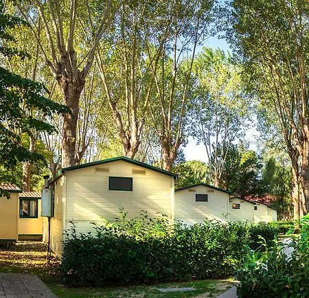 Tiber Campingplatz 2*